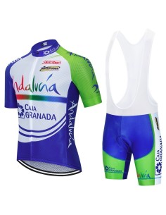 Conjunto de ciclismo corto para verano en Andalucía: comodidad y frescura para tus rutas