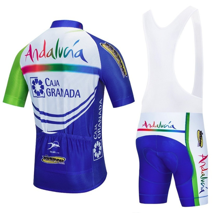 Conjunto de ciclismo corto para verano en Andalucía: comodidad y frescura para tus rutas