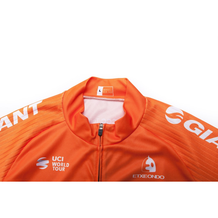 Conjunto de ciclismo CCC RENO para el verano: comodidad y frescura en cada pedalada