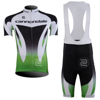 Conjunto de ciclismo corto Cannondale para disfrutar del verano en la bici