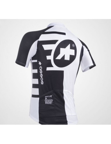 Conjunto de Ciclismo Assos: Comodidad y Estilo para tus Paseos de Verano