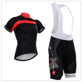 "Conjunto corto de ciclismo 3T: comodidad y frescura para tus paseos"