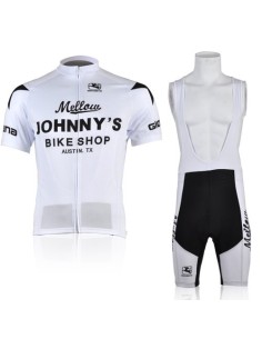 Equipación corta Johnny's: comodidad y estilo para tus rutas en bicicleta
