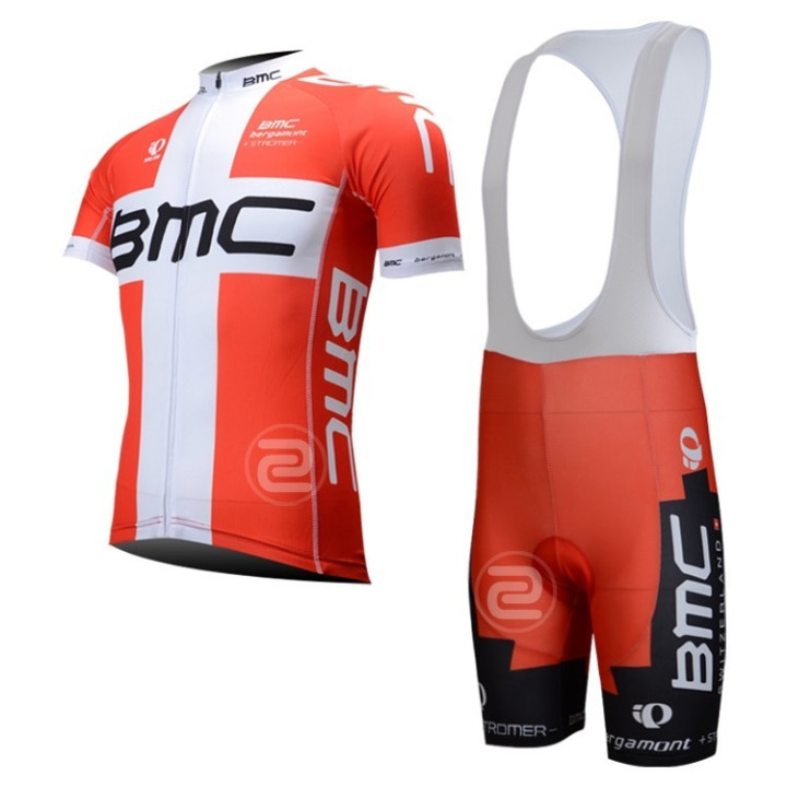 Conjunto corto de ciclismo BMC: comodidad y frescura para tus paseos de verano