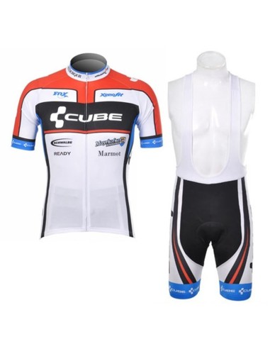 Conjunto corto de ciclismo CUBE: comodidad y frescura para tus rutas