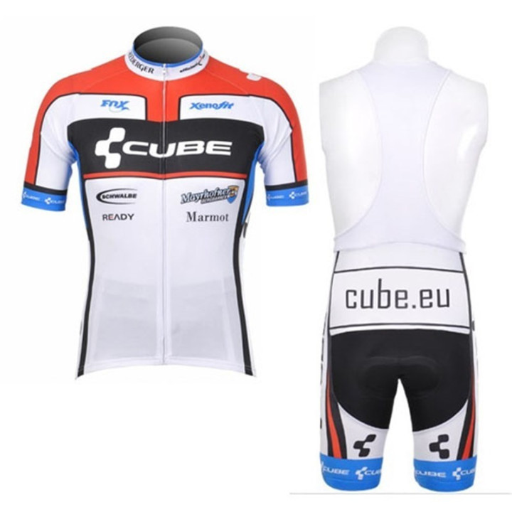 Conjunto corto de ciclismo CUBE: comodidad y frescura para tus rutas