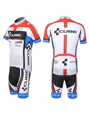 Conjunto corto de ciclismo CUBE: comodidad y frescura para tus rutas
