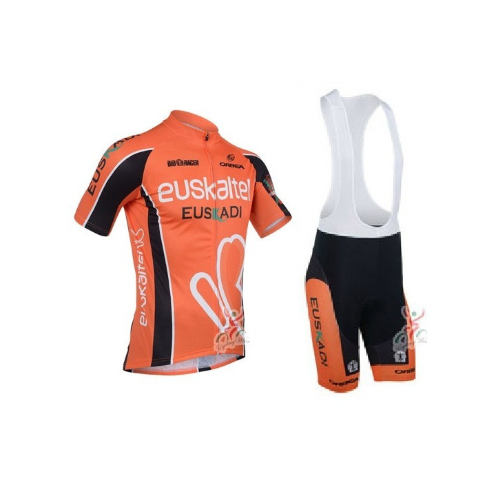 Conjunto corto de ciclismo Euskaltel Euskadi para un verano cómodo y fresco