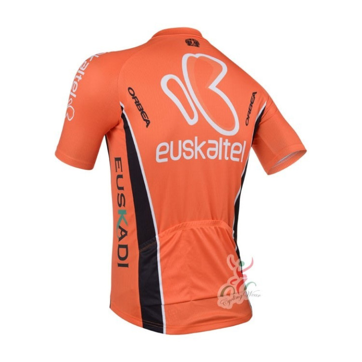 Conjunto corto de ciclismo Euskaltel Euskadi para un verano cómodo y fresco