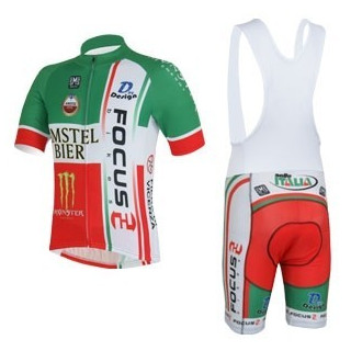 Conjunto corto de ciclismo cómodo y fresco para tus paseos de verano