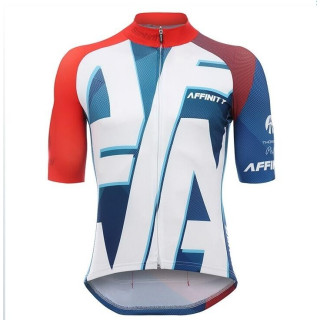 Maillot de ciclismo corto Santini: comodidad y frescura para tus rutas