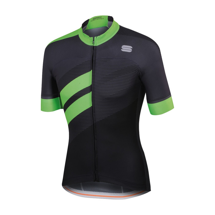 Maillot corto Sportfull, el compañero ideal para tus rutas en bici