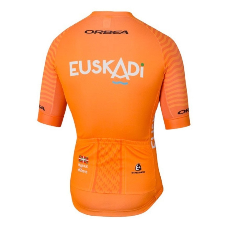 Maillot de ciclismo corto Euskadi: comodidad y frescura en cada pedalada