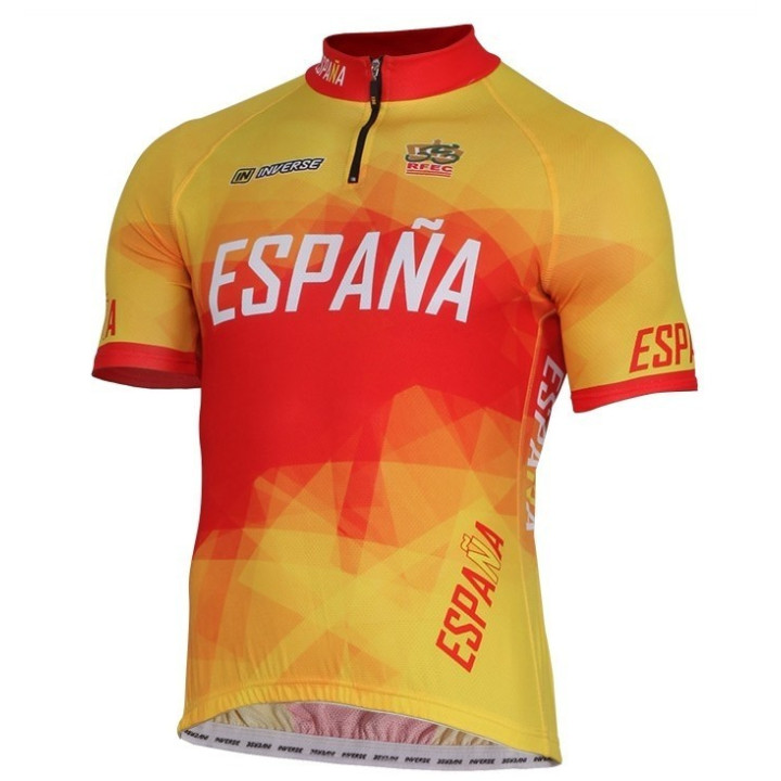 Maillot de ciclismo corto en España: comodidad y frescura para tus rutas
