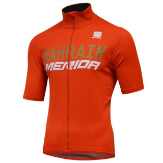 Maillot de ciclismo corto Merida: comodidad y frescura para tus rutas