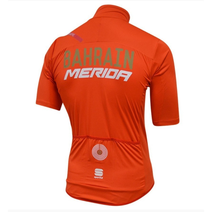 Maillot de ciclismo corto Merida: comodidad y frescura para tus rutas