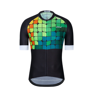 Maillot corto Etixx: comodidad y frescura para tus rutas en bici