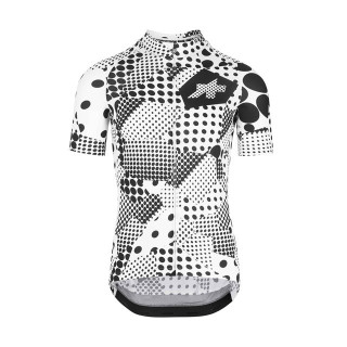 Maillot corto Assos: comodidad y frescura para tus rutas en bici