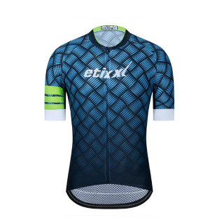 Maillot corto Etixx: comodidad y frescura para tus rutas en bici