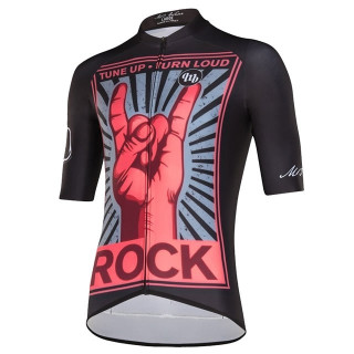 Maillot ciclismo corto MB Wear: comodidad y frescura para tus salidas en bici