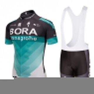 Conjunto de ciclismo Bora: comodidad y frescura para tus paseos en verano