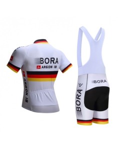 Conjunto corto de ciclismo Bora: comodidad y estilo para tus rutas 2