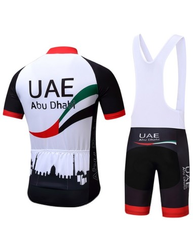 Equipación de ciclismo UAE Team Emirates: comodidad y estilo para tus paseos