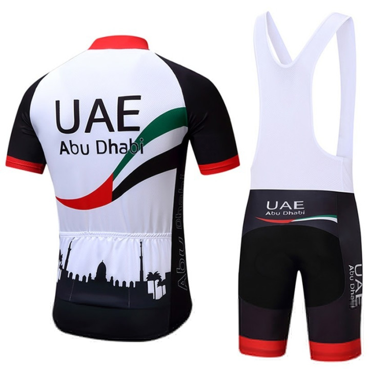 Equipación de ciclismo UAE Team Emirates: comodidad y estilo para tus paseos