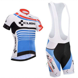 Conjunto corto de ciclismo Cube: comodidad y frescura para tus paseos