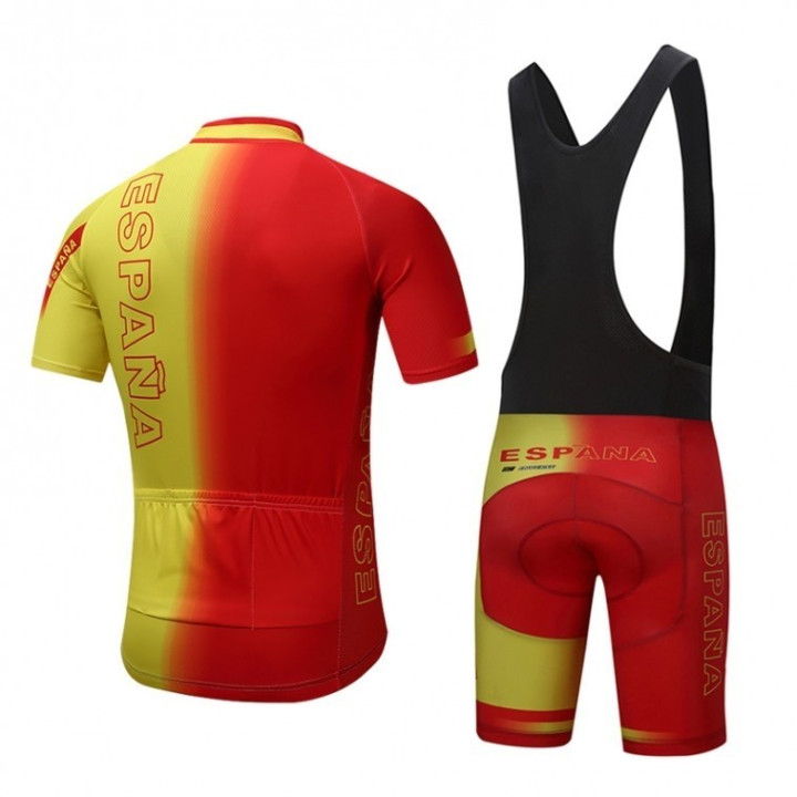 Conjunto corto de ciclismo en España: comodidad y calidad para tus rutas