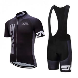 Conjunto corto de ciclismo Enve: comodidad y frescura para tus rutas