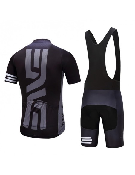 Conjunto corto de ciclismo Enve: comodidad y frescura para tus rutas