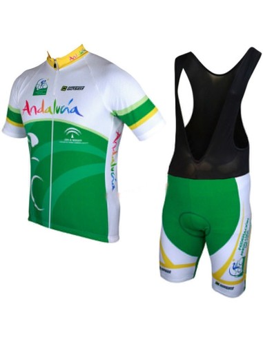 Conjunto corto de ciclismo en Andalucía: comodidad y estilo para tus rutas