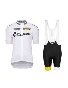 Conjunto corto de ciclismo Cube: comodidad y frescura para tus paseos