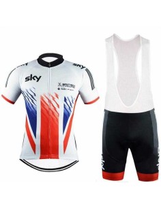Conjunto de ciclismo SKY: comodidad y frescura para tus paseos de verano