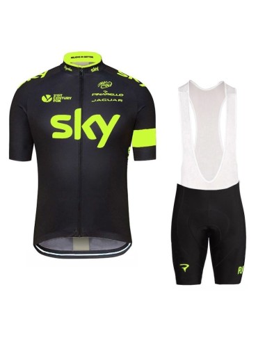 Conjunto de ciclismo corto SKY: comodidad y frescura para tus paseos