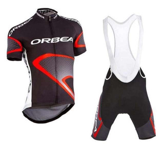 Conjunto corto de ciclismo Orbea: comodidad y estilo para tus rutas de verano