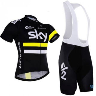 Conjunto de ciclismo SKY: comodidad y frescura para tus rutas