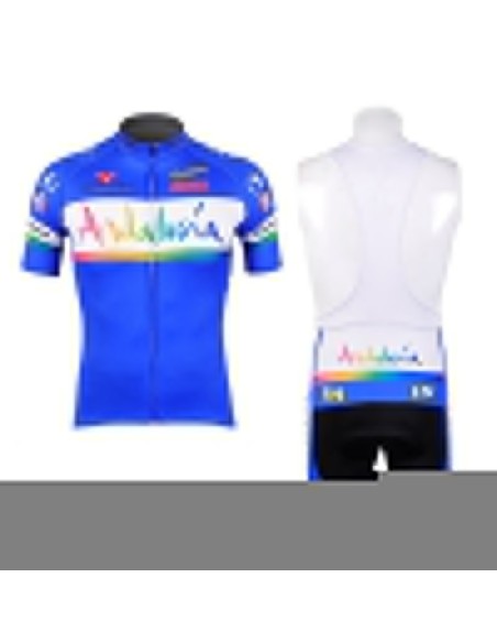 Conjunto de ciclismo corto en Andalucía para disfrutar del verano