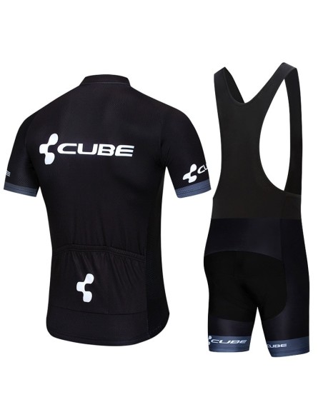 Conjunto corto de ciclismo Cube: comodidad y estilo para tus paseos en verano