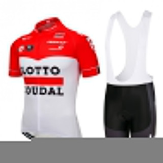 Conjunto corto de ciclismo Lotto: comodidad y estilo para tus rutas de verano