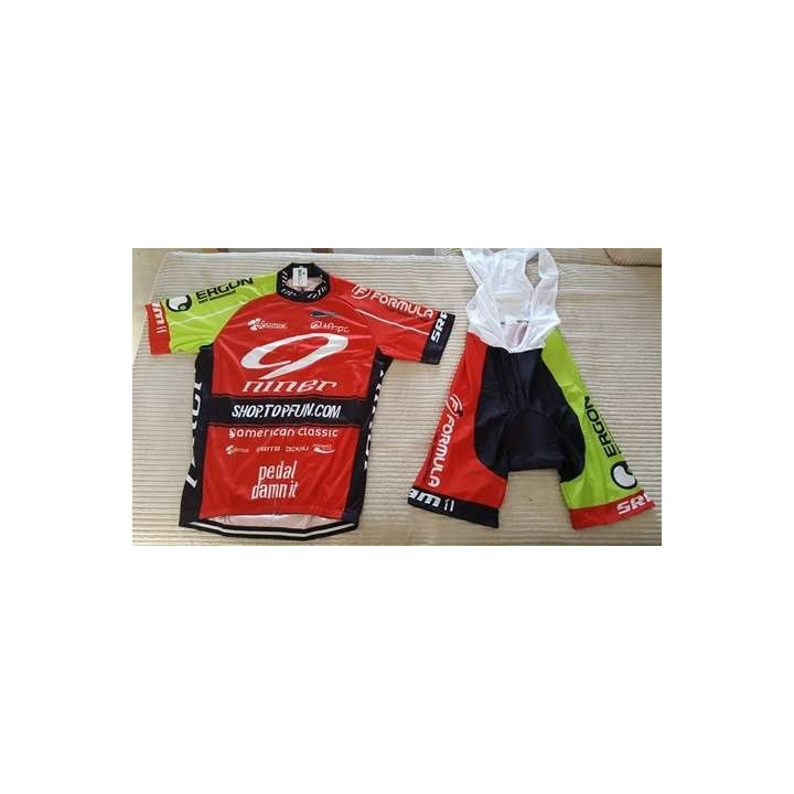 Conjunto corto de ciclismo Niner: comodidad y frescura para tus paseos