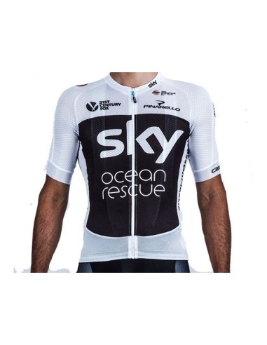 Conjunto de ciclismo corto SKY: comodidad y estilo para tus rutas