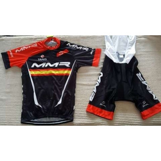 Equipación de ciclismo MMR: comodidad y estilo para tus paseos este verano