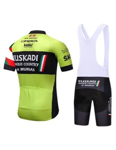 Conjunto de ciclismo Euskadi Murias: comodidad y estilo para tus rutas 2