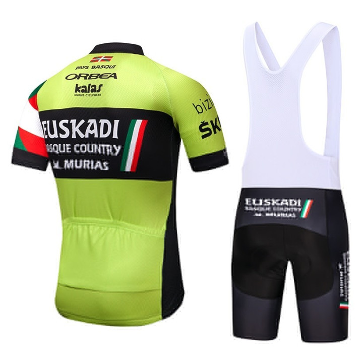 Conjunto de ciclismo Euskadi Murias: comodidad y estilo para tus rutas