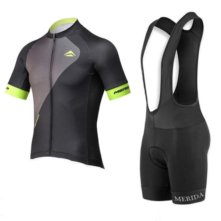 Conjunto de ciclismo Merida: comodidad y frescura para tus paseos