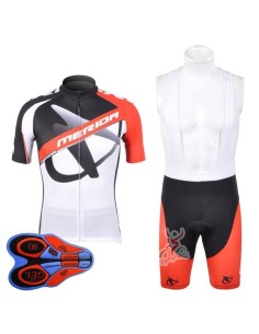 Equipación de ciclismo Merida: comodidad y frescura para tus paseos