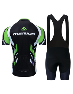 Equipación de ciclismo Merida: comodidad y frescura para tus paseos de verano 2