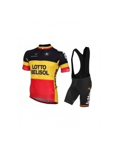 Conjunto corto de ciclismo Lotto: comodidad y estilo para tus paseos de verano